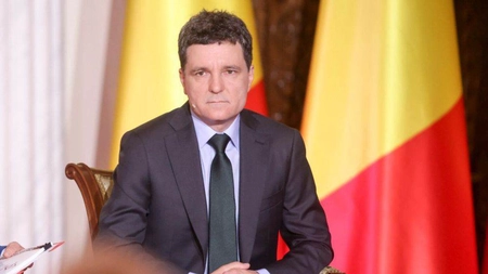 De unde le cumpără haine Nicușor Dan celor doi copii?  Imaginea care a scandalizat internetu'