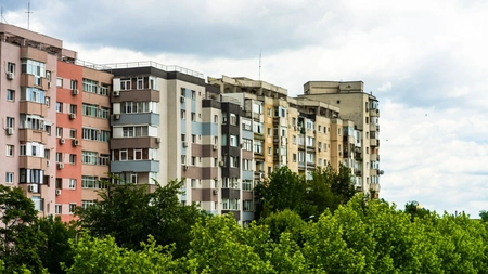 Românii de la bloc au nevoie de acordul scris al tuturor vecinilor! Este strict interzis fără aprobare!