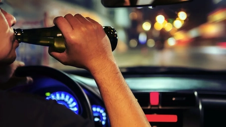 Tânăr de 19 ani din Iași, cercetat după ce a condus băut și a lovit mai multe mașini