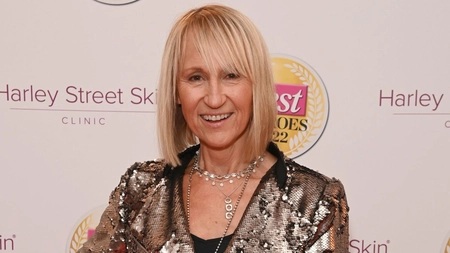Carol McGiffin în vacanța din St Tropez radiază alături de soțul său mai tânăr. “Chiar și fără camerele profi, iubim acest loc și ne simțim minunat aici”