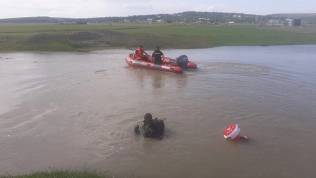 Misiune dificilă de salvare la Erbiceni! Scafandrii continuă căutările copilului dispărut în apă - UPDATE