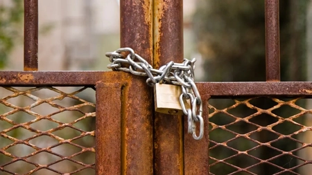 Încă o emblemă a țării este distrusă! Se închide o fabrică veche de peste 100 de ani! 