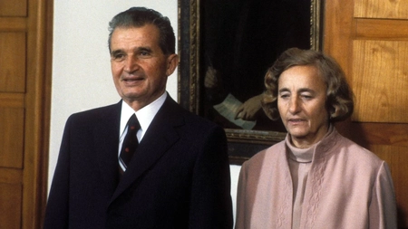 Elena Ceaușescu, gestul care le dădea tuturor fiori! Îl făcea ostentativ, chiar sub privirile celor prezenți!