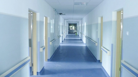 Fenomen alarmant în România! Numărul persoanelor dependente de acest aparat s-a dublat în ultimul an. Cauza e o afecțiune aparent banală