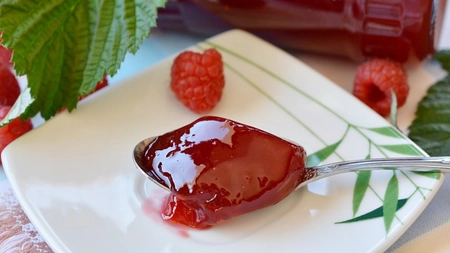 Jeleu de zmeură – Rețetă ușoară, rapidă și foarte aromată