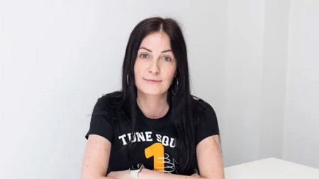 Fosta profesoară care deținea un cont de OnlyFans contestă drastic decizia de retragere a dreptului de practică. Iată care este povestea