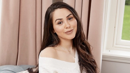 Marnie Simpson răspunde criticilor apărute în urma contului său de OnlyFans. “Nu am secrete și nici nu îmi voi crește copiii într-un mediu care judecă”