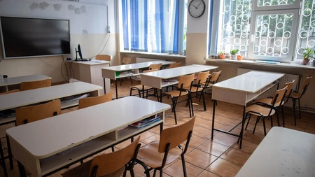 Peste 3 milioane de lei va plăti Primăria Iași pentru mobilierul și materialele didactice din unitățile de învățământ ale municipiului