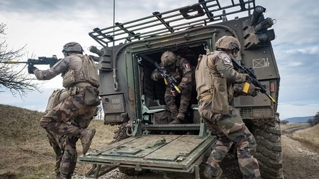 Ai 10 clase? Fă-te polițist! Armata română angajează fără bacalaureat
