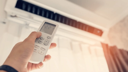 Cât o să plătim factura la curent electric dacă lăsăm aerul condiționat să funcționeze câteva ore pe zi