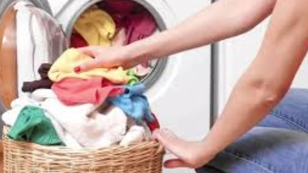 Când e bine să speli rufele pe timpul verii: Așa vei reduce factura la curent!