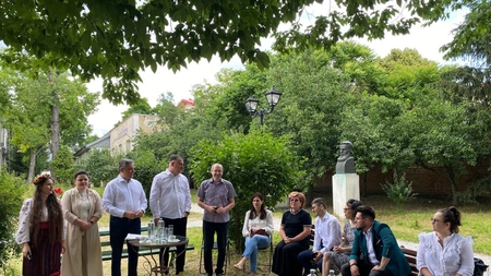 Prof. univ. dr. Silviu Gurlui, deputat AUR de Iași, prezent la un eveniment dedicat marelui Mihai Eminescu