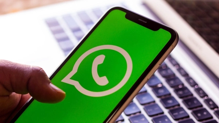 Taxă pentru cei care folosesc WhatsApp! Ce servicii vor fi contra cost