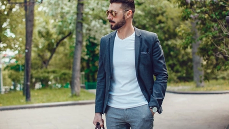 Ținute casual pentru bărbați potrivite pentru vară. Iată care este moda actuală