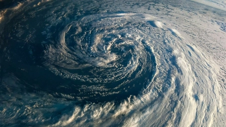 România este lovită de grindină, vijelii și ploi torențiale! Iată traseul ciclonului