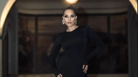 Iulia Vântur a devenit „Lebăda Neagră“! Vedeta, complet transformată în România - GALERIE FOTO