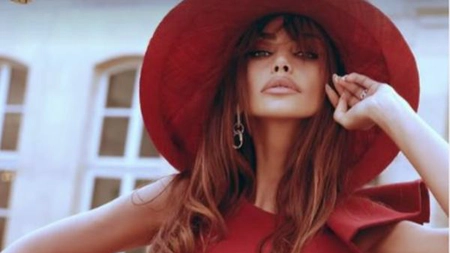 Mădălina Ghenea, devastatoare la Paris! A făcut furori cu rochia aleasă - GALERIE FOTO