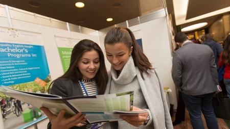O oportunitate rară pentru studenți. Poți avea parte de o experiență internațională în câțiva pași. Ce trebuie să faci