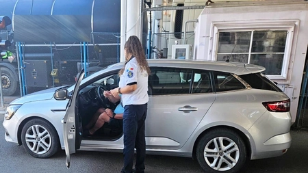 Cetățean chinez depistat la volanul unui autoturism, deşi nu avea acest drept