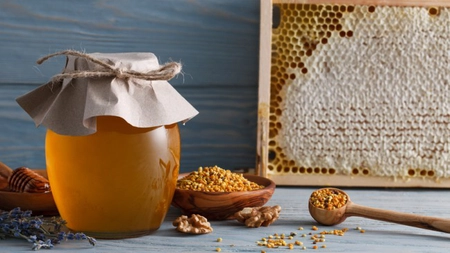 Pentru ce este bună căpăceala de albine? Află ce afecțiuni pot fi tratate cu leacul natural!
