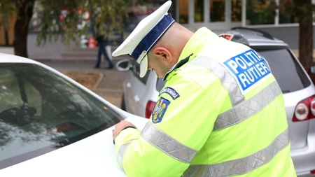 Atenție, șoferi! Cei care nu își plătesc amenzile de circulație riscă suspendarea permisului și blocarea mașinii! 