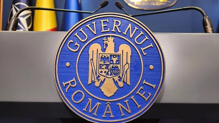 Statul plătește dublu: 10.000 de persoane primesc și pensie, și salariu din bugetul public