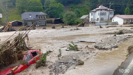 Au rămas fără case, Guvernul le dă cât pentru o zugrăveală! Ajutorul scandalos pentru sinistrați