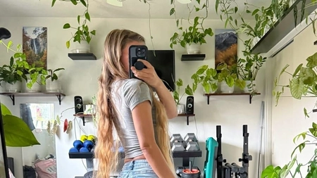 Un model OnlyFans nu și-a dezvăluit niciodată identitatea. Iată cum a cucerit internetul prin mister
