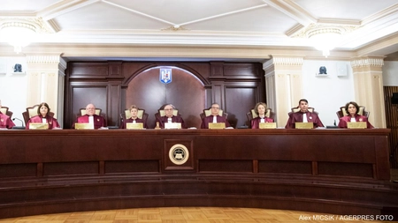 Judecătorii CCR nu vor avea tăiate pensiile speciale! Face ”blat” Guvernul Bolojan?