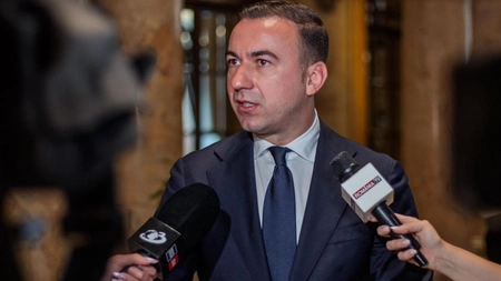Ministrul Energiei a anunțat că renunță la 20% din salariu, într-un gest de solidaritate cu cetățenii afectați. Va aplica un model de evaluare inspirat din zona privată