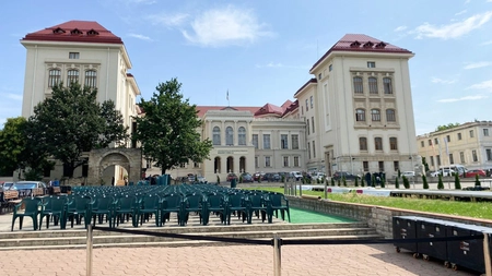 Peste 1.600 de absolvenți ai UMF Iași depun, astăzi, Jurământul lui Hipocrate. Prof. dr. Viorel Scripcariu: „Promoția 2025 este una cu totul specială”