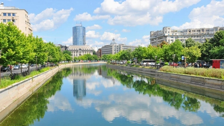 Parcurile și locurile de joacă se închid la ora 22:00. Decizia Primăriei stârnește nemulțumiri: „Vara abia începe seara”