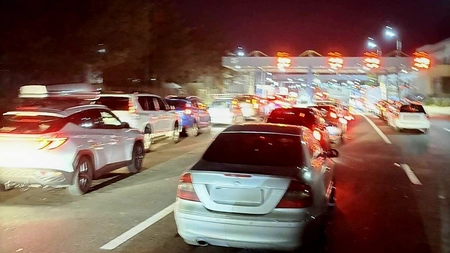 Autoturism radiat din circulație, depistat la frontieră. Șoferul, cercetat penal