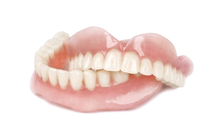 Proteza fixă fără implant – Iată de ce este o soluție eficientă pentru restaurarea danturii!