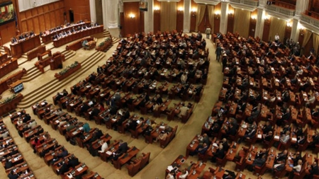Ce salariu are un parlamentar român în iulie 2025: Cu tot cu diurnă câștigă cât un profesor în câteva luni!