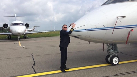 Chipul durerii! Fiica pilotului care s-a prăbușit cu avionul rupe tăcerea