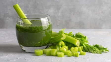 Sucul de apio – Iată cum se prepară băutura verde care are beneficii incredibile pentru sănătate