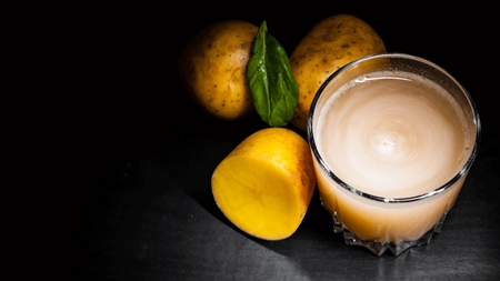 Ce contraindicații are sucul de cartofi? Iată când acest remediu natural nu este recomandat
