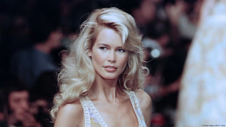 Supermodelul iconic Claudia Schiffer își arată silueta perfectă la 55 de ani