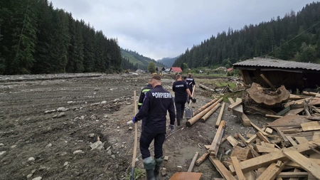 Pompierii ieșeni sunt alături de comunitățile din Broșteni, județul Suceava