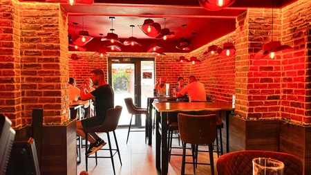 În acest restaurant din Iași dai comandă azi și primești mâncarea peste cinci zile. În câteva minute se vând toate produsele: „Este un concept unic în oraș”