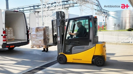 Solidaritate cu Valea Bistriței - <em class='ep-highlight'>Antibiotice</em> Iași donează medicamente comunităților afectate de inundații