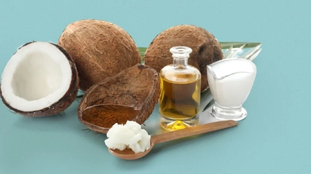 Este bun uleiul de cocos pentru dinți? Iată cum acționează asupra sănătății orale și la ce trebuie să fii atent
