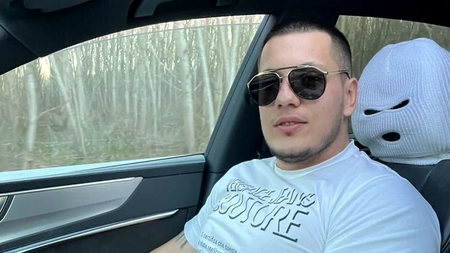 Atac cumplit, orchestrat din gelozie! Tânăr stropit cu acid de baterie, în stare gravă la spital!