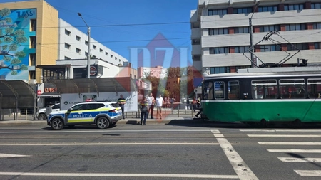 Accident în Iași! Persoană lovită de tramvai după ce a traversat pe roșu