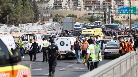 Atac armat în Ierusalim, șase morți și <em class='ep-highlight'>peste</em> 15 răniți. Atacatorii au fost neutralizați de poliție