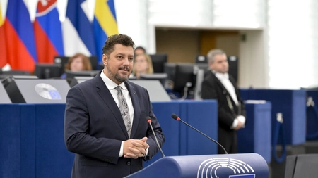 Europarlamentarul Claudiu Târziu: „Un premier care nu are habar despre biografiile miniștrilor cu care lucrează este doar o marionetă mânuită”