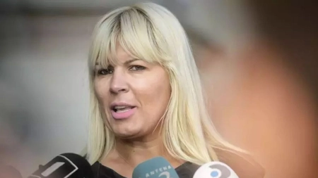 Elena Udrea, imagine surprinzătoare în timp ce și-a dus fiica la școală. Fără machiaj și cu o ținută casual, a atras toate privirile