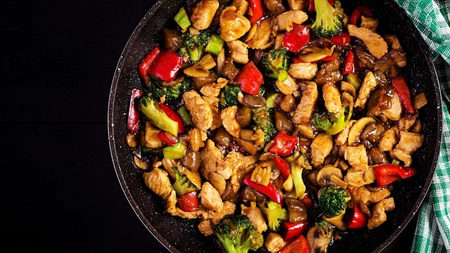 Legumele mexicane cu pui – Rețetă delicioasă și ușor de făcut, ideală pentru orice masă