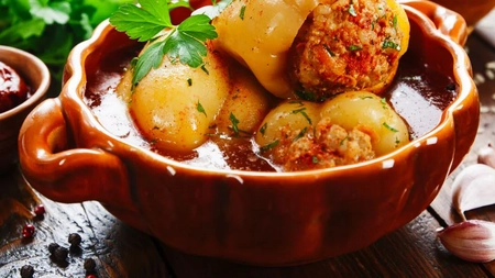 Rețeta pentru ardeii umpluți moldovenești – Preparat tradițional, simplu de făcut și cu adevărat delicios